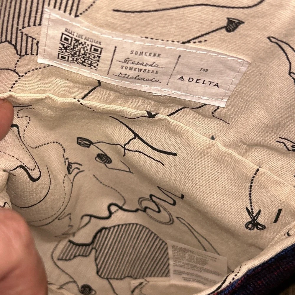 Someone Somewhere Delta Airlines Amenity Kit Pouch Bag